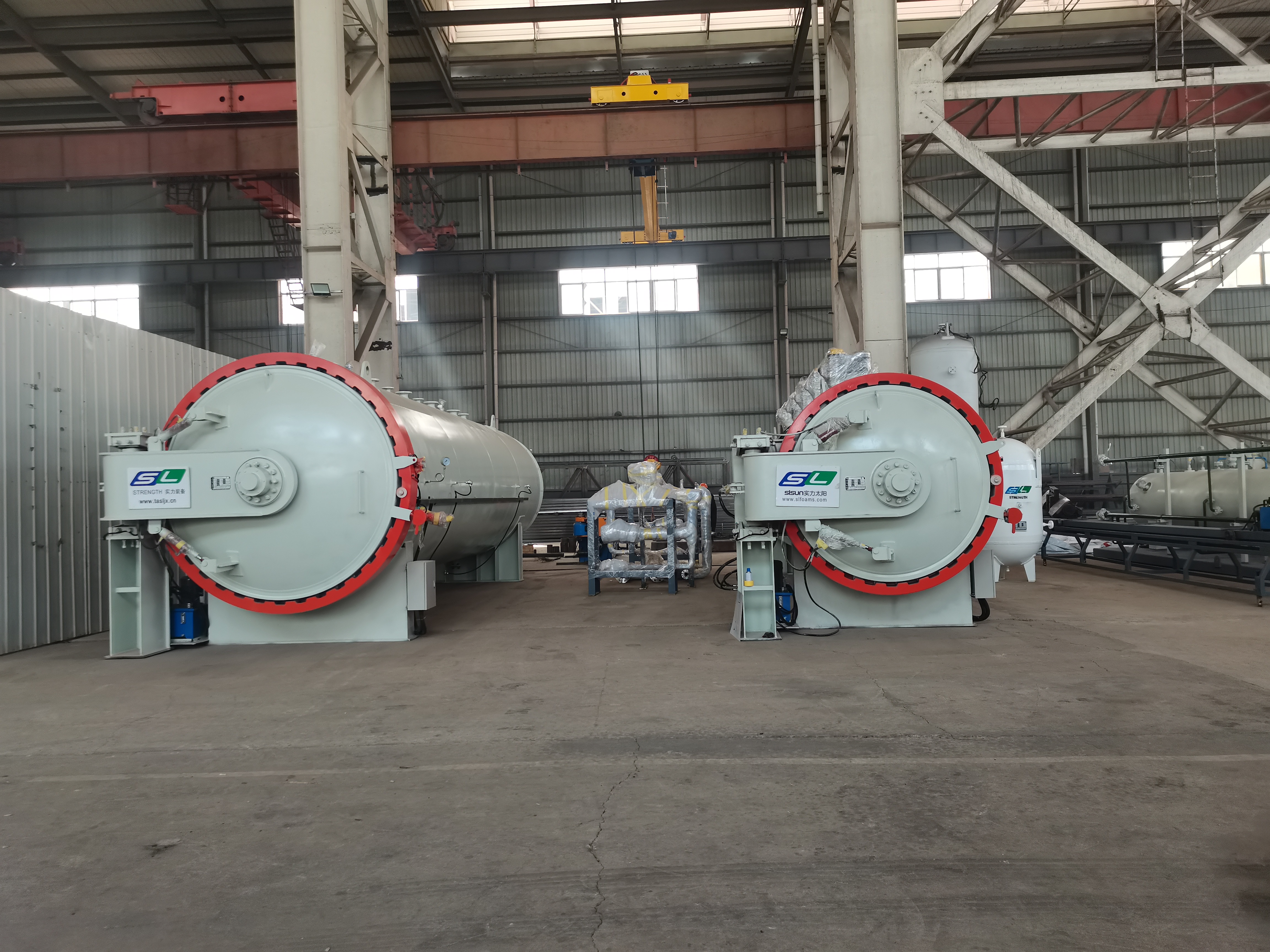 DN2000、DN2400兩臺新材料熱壓罐發(fā)往江蘇